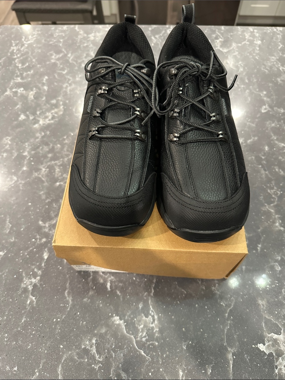 OrthoFeet Men's Black Lace-Up Orthopedic Sneakers size 9.5 Wide